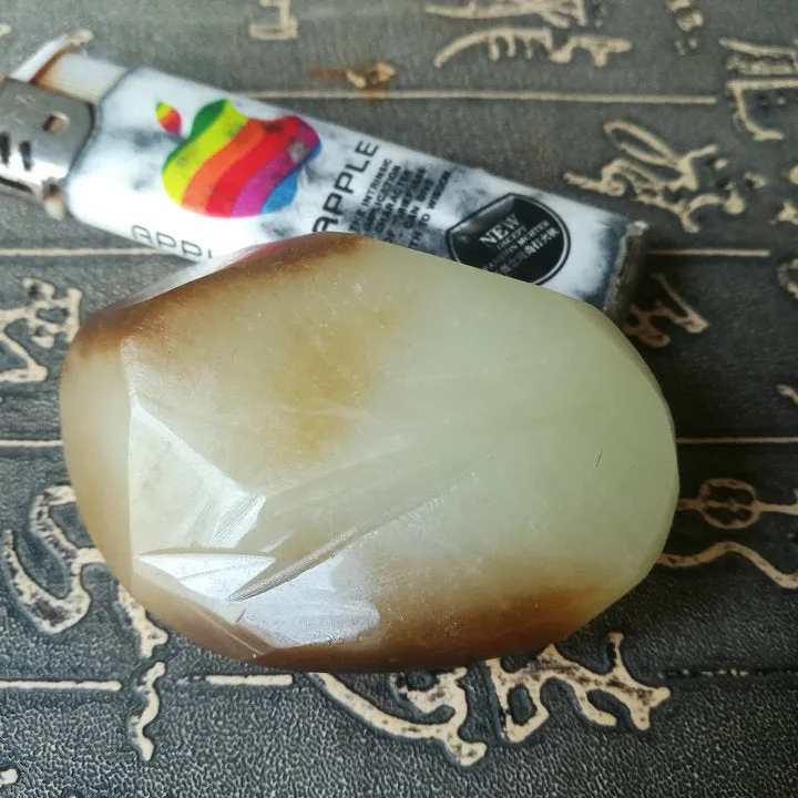 Natural Siberian Jade Rough Nephrite Raw (96g, 6.2X4.2cm)