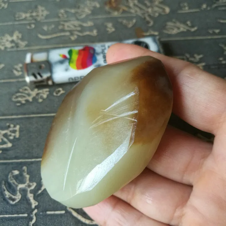 Natural Siberian Jade Rough Nephrite Raw (96g, 6.2X4.2cm)