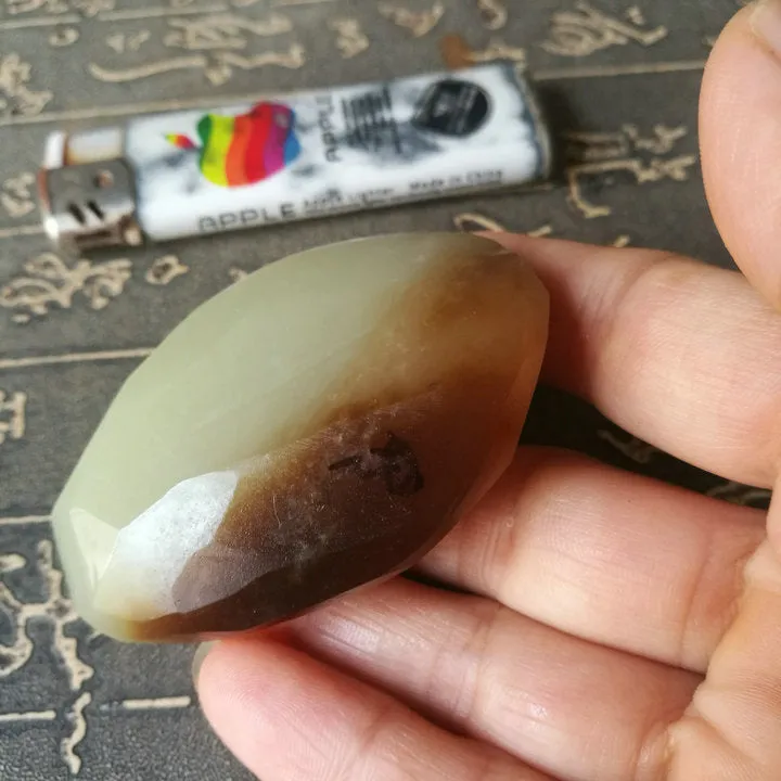 Natural Siberian Jade Rough Nephrite Raw (96g, 6.2X4.2cm)