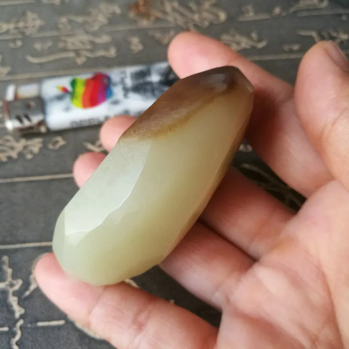 Natural Siberian Jade Rough Nephrite Raw (96g, 6.2X4.2cm)