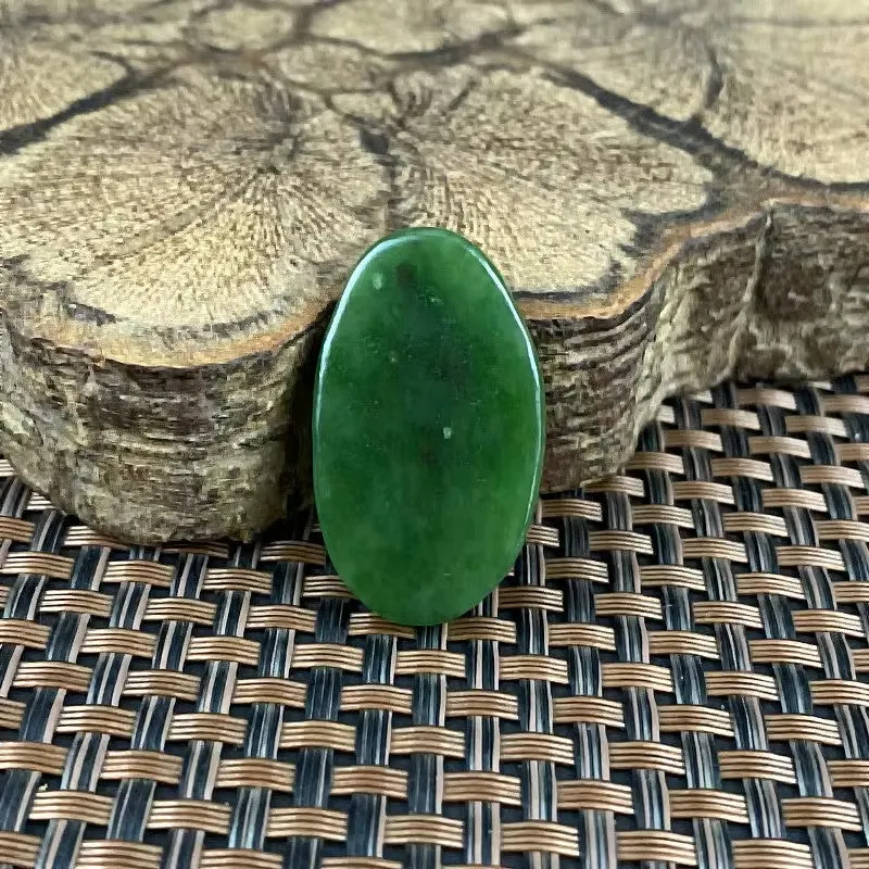 Natural Siberian Jade Rough Nephrite Raw (9g, 3.2X1.88X0.6cm)