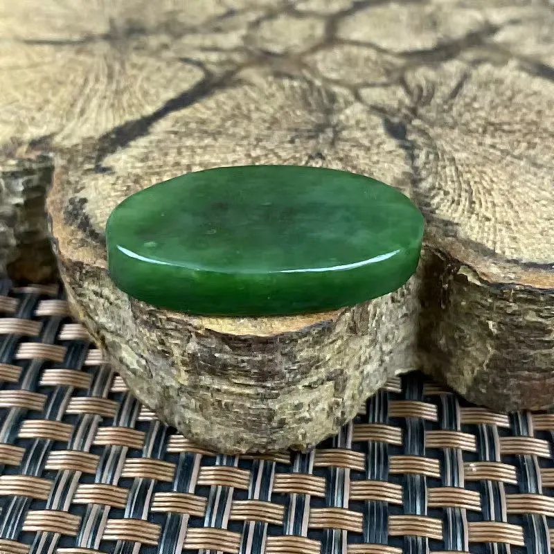 Natural Siberian Jade Rough Nephrite Raw (9g, 3.2X1.88X0.6cm)