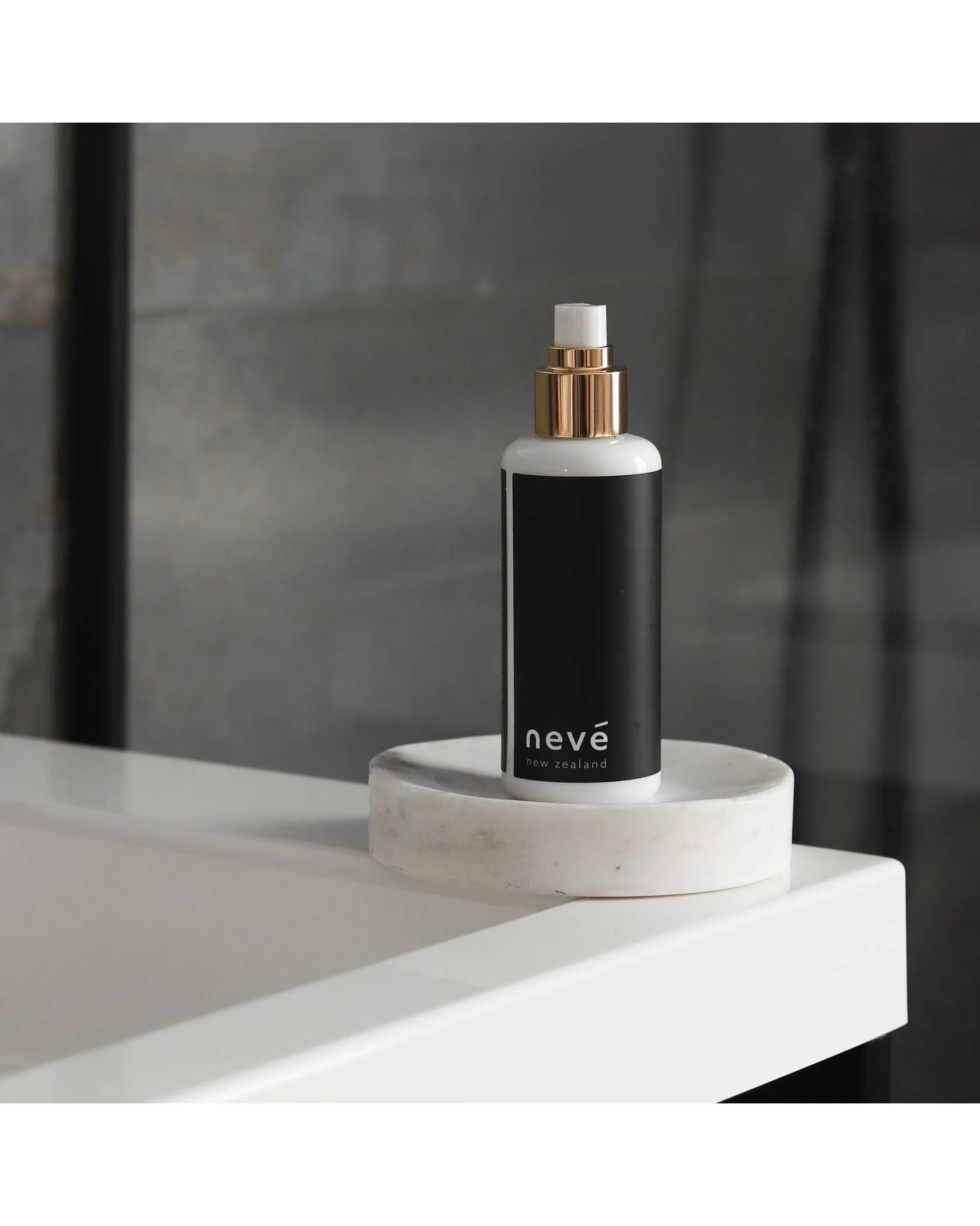 Neve Room Spray - Whiskey & Wood Smoke