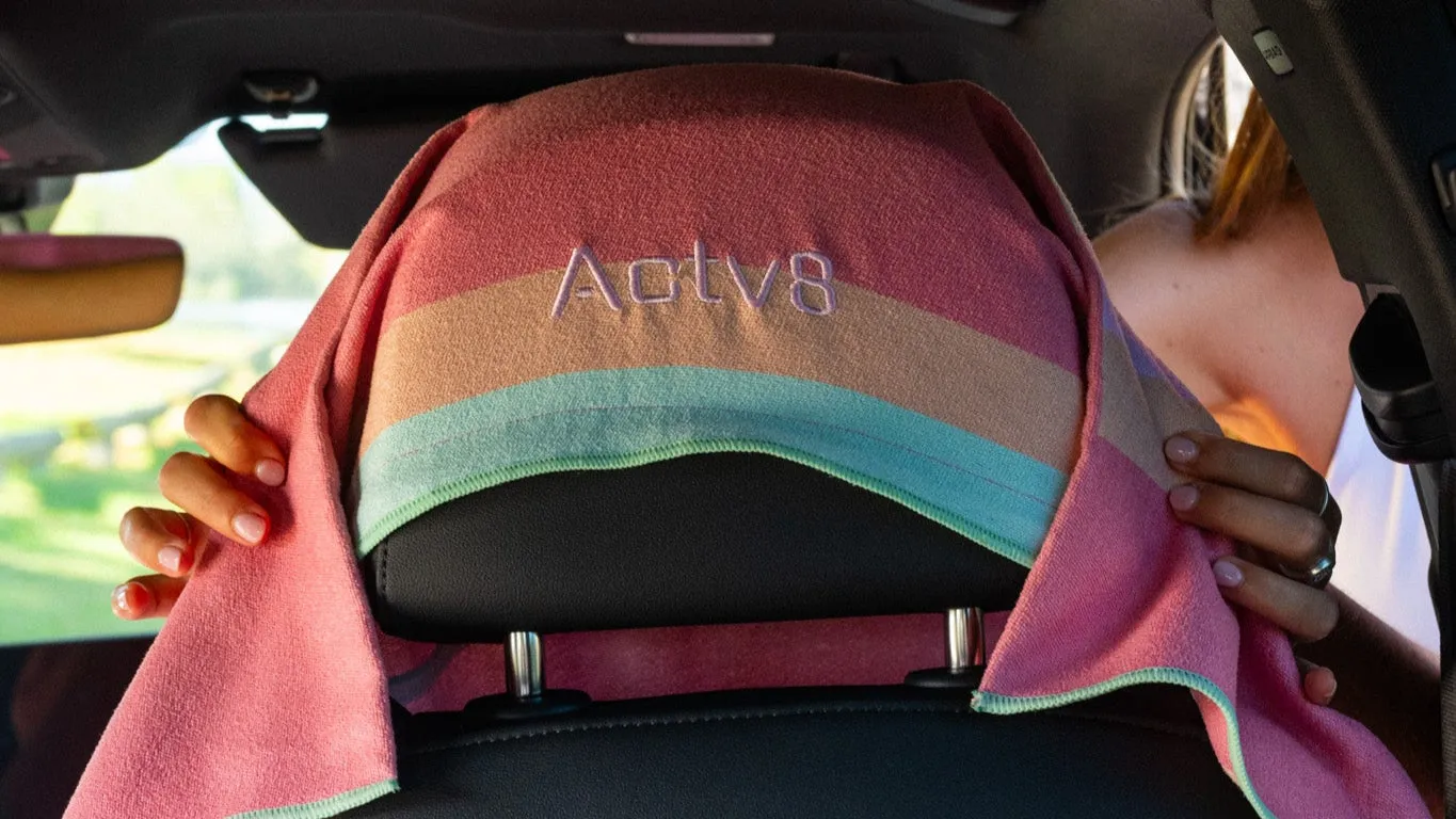NEW - The ISSY CAR SEAT