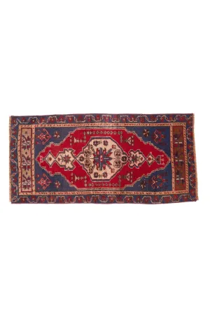 No. 1513 Mini Turkish Vintage Rug - 1'9.5" x 3'9"