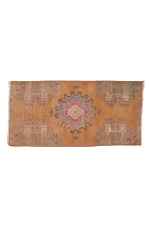 No. 1517 Mini Turkish Vintage Rug - 1'7" x 3'2"