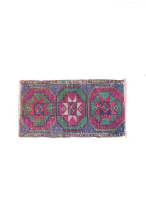 No. 1519 Mini Turkish Vintage Rug - 2'8" x 1'5"