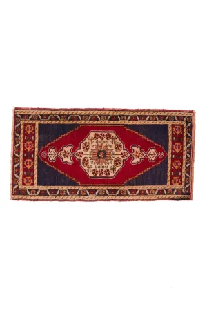 No. 1533 Mini Turkish Vintage Rug - 1'9'' x 3'4.5''