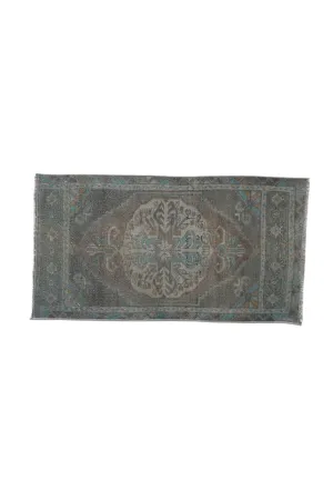No. 1655 Mini Turkish Vintage Rug- 1'6" x 2'9"