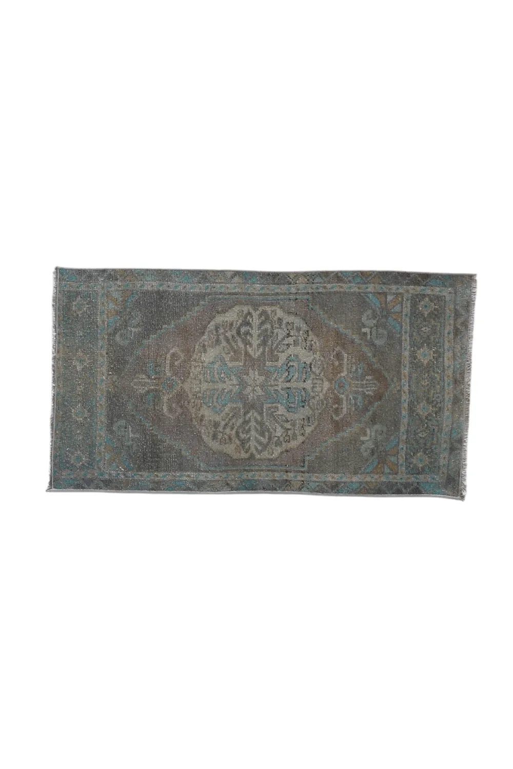 No. 1655 Mini Turkish Vintage Rug- 1'6" x 2'9"