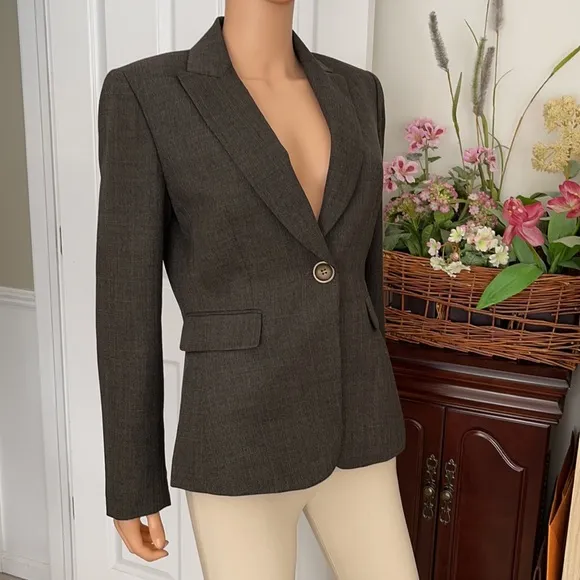 NWOT Tahari classic woven blazer