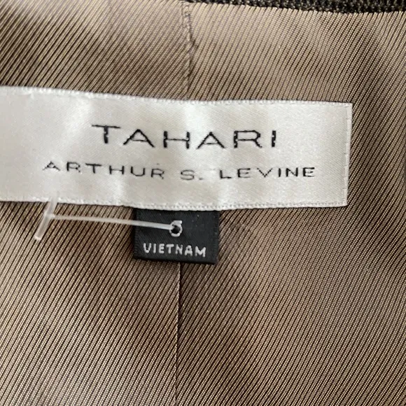NWOT Tahari classic woven blazer