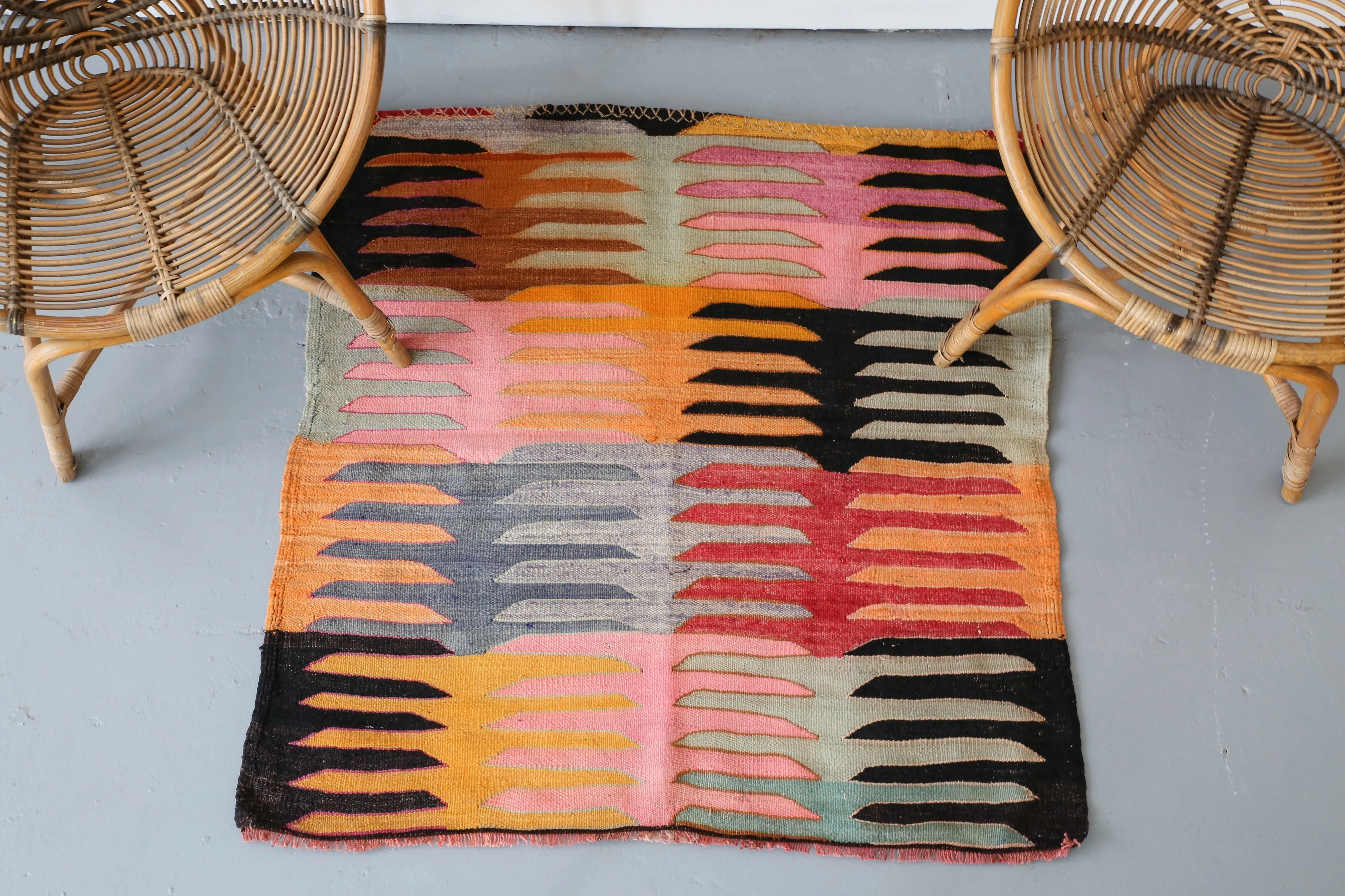 Old Mini Milas Kilim 3.5ftx3.5ft