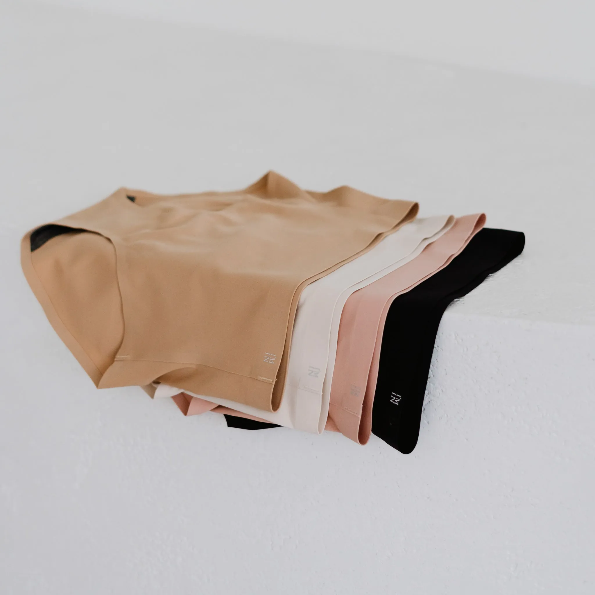 Premium Mid-Rise Seamless Butthugger in Beige Nude