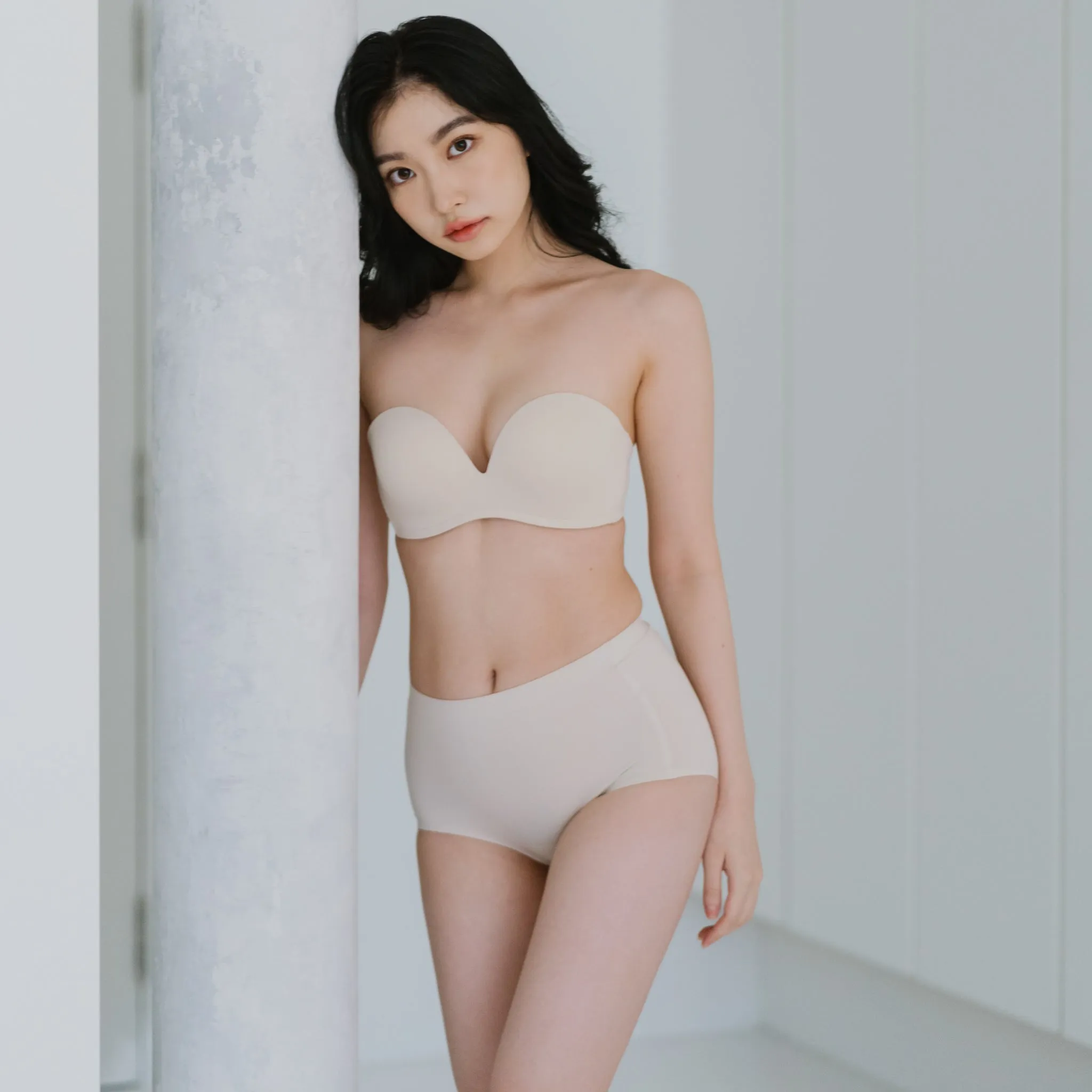 Premium Mid-Rise Seamless Butthugger in Beige Nude