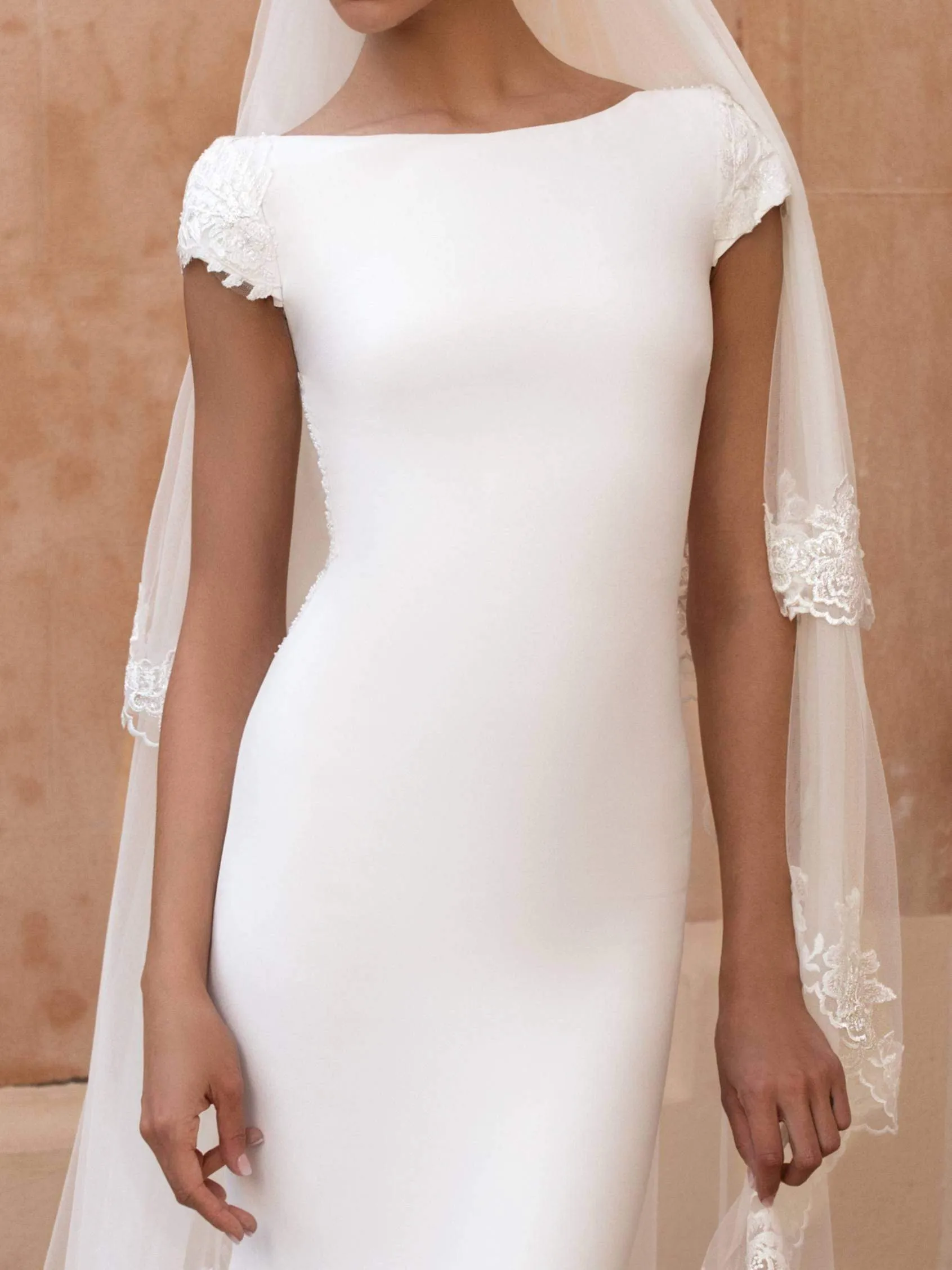 Pronovias: Anitra