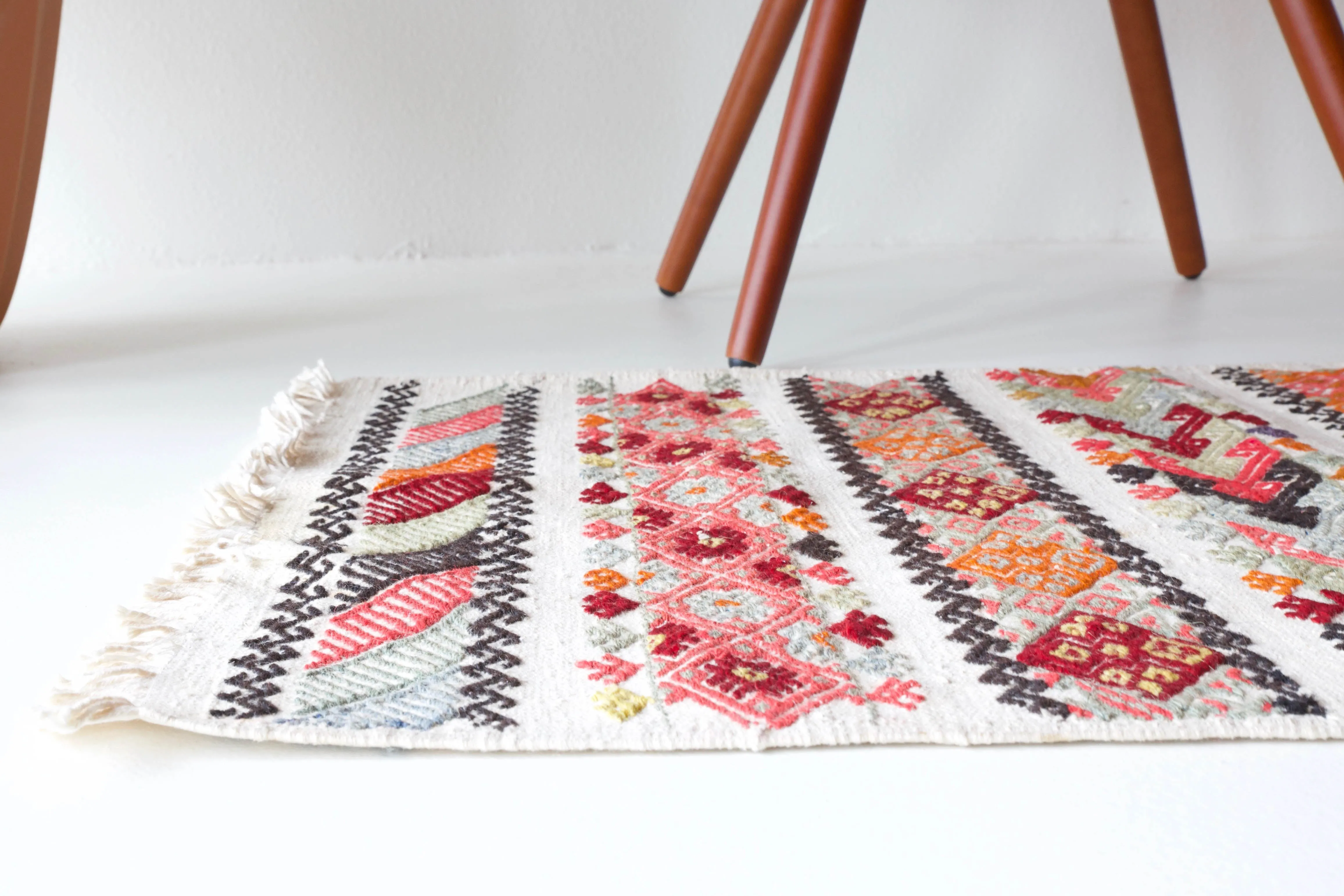 Vintage Mini Turkish Kilim Rug 2'3"x3'8"